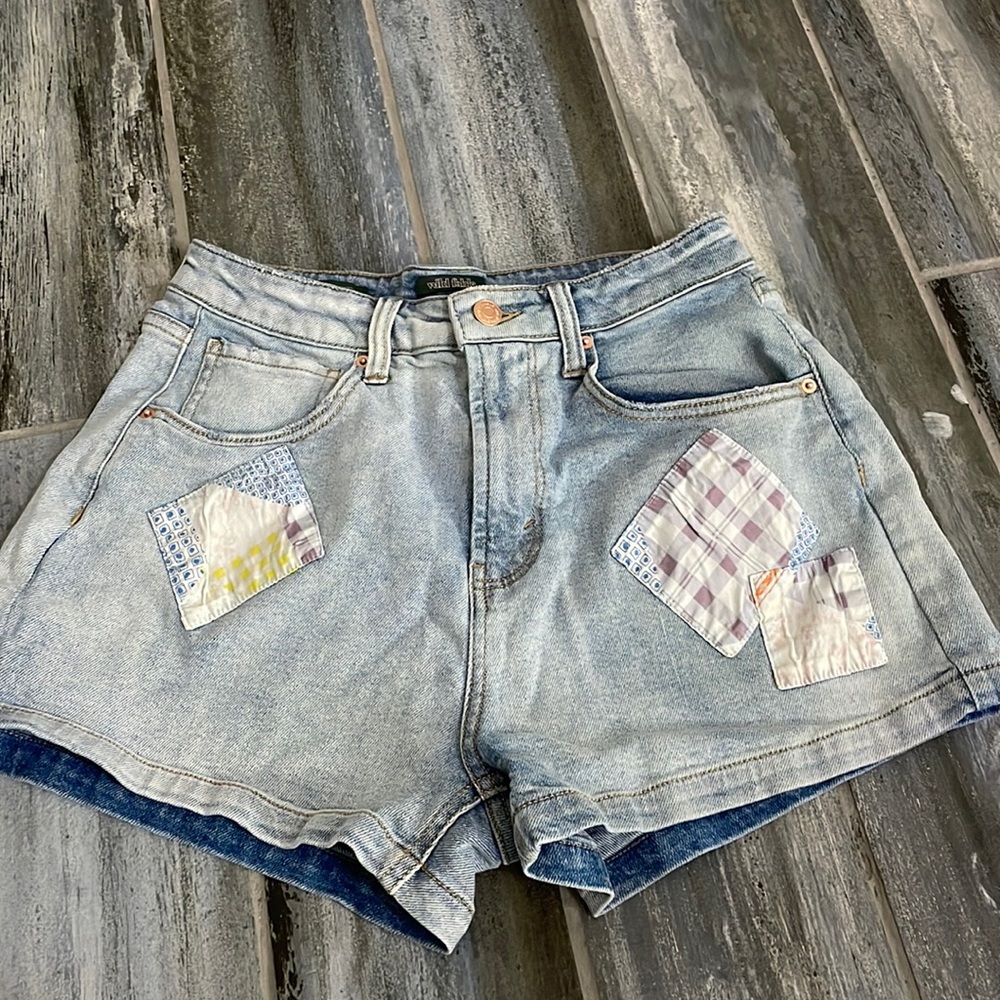 Jean shorts from wild fable size 6. Worn once or twice.